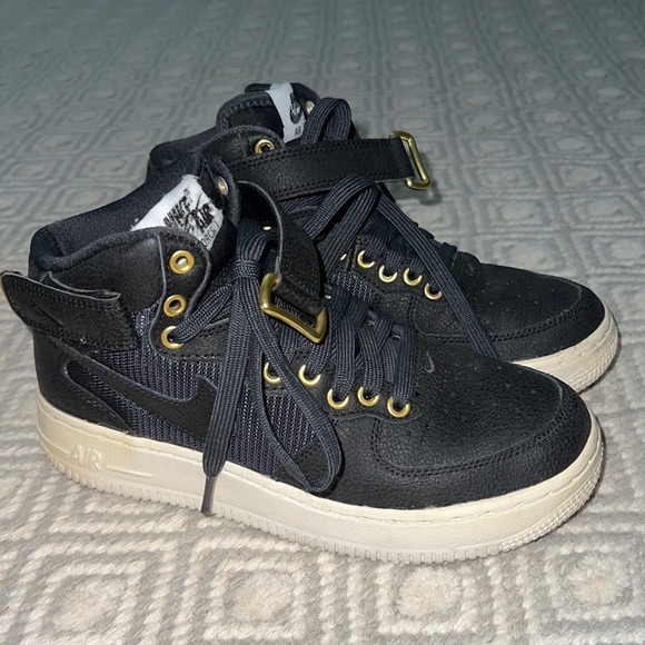 Nike Other - Nike Air Force One High Top 4.5Y